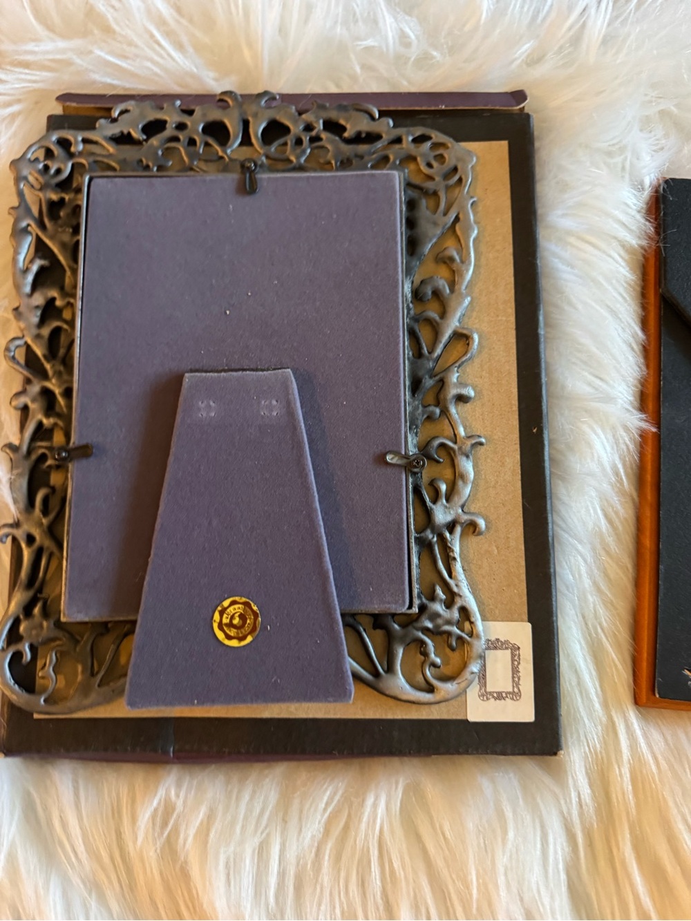 3 
Assorted picture frames - Picture 10 of 15